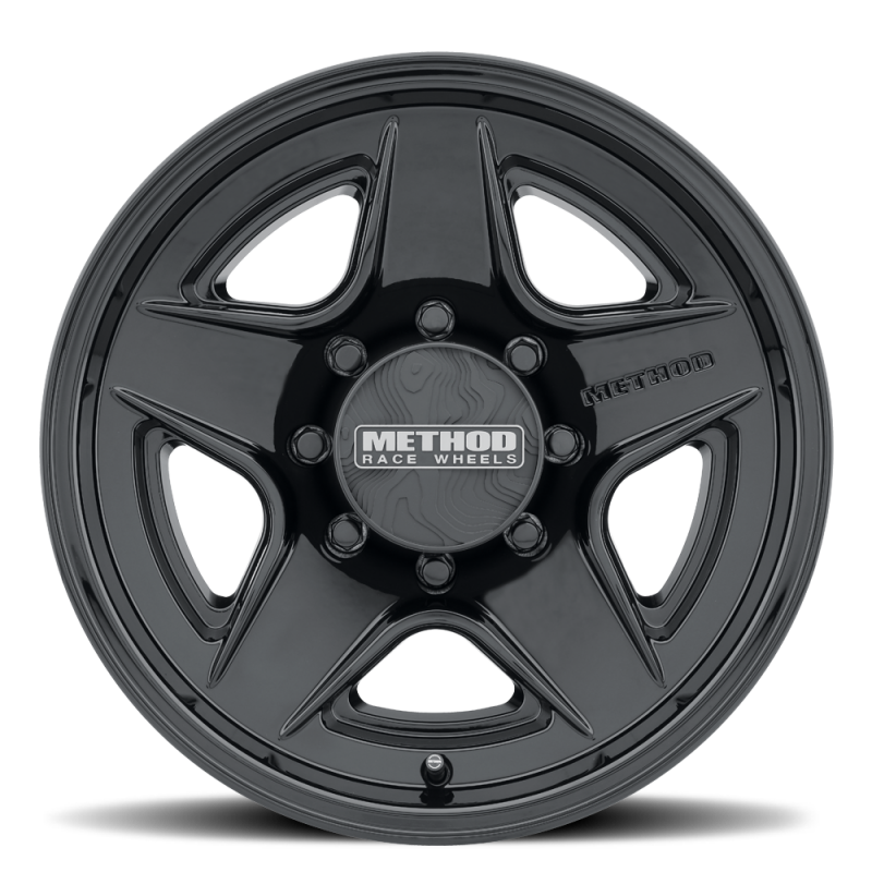 Method MR319 18x9 18mm Offset 8x6.5 BP 130.81mm CB Gloss Black Wheel