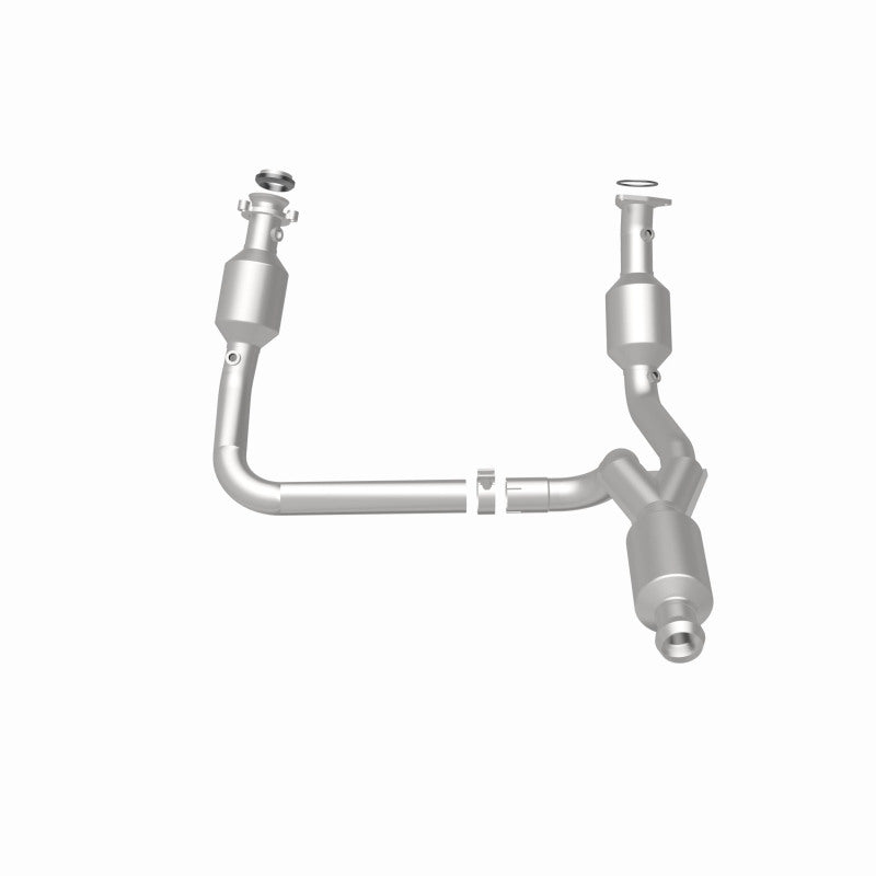 MagnaFlow 14-15 Chevrolet Silverado 1500 Underbody 4.3L / 5.3L Direct-Fit Catalytic Converter