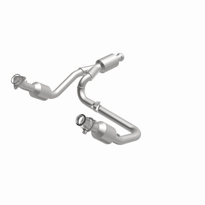MagnaFlow 14-15 Chevrolet Silverado 1500 Underbody 4.3L / 5.3L Direct-Fit Catalytic Converter
