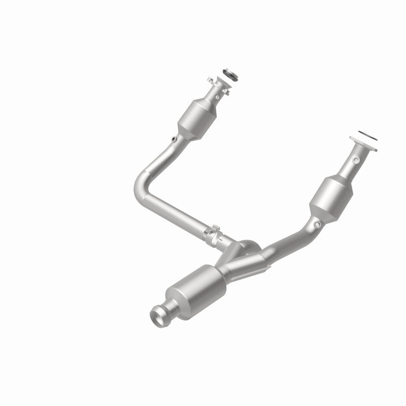 MagnaFlow 14-15 Chevrolet Silverado 1500 Underbody 4.3L / 5.3L Direct-Fit Catalytic Converter