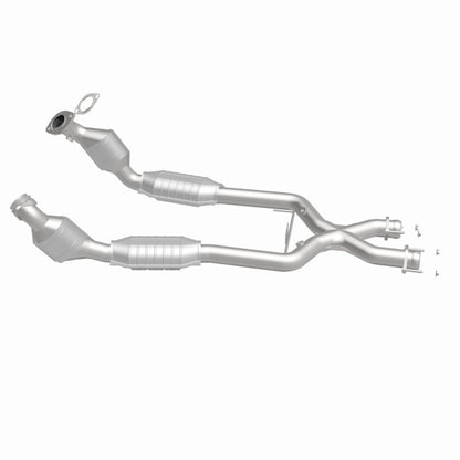 MagnaFlow Direct Fit Catalytic Converter 96-98 Ford Mustang 4.6L