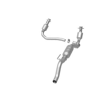 MagnaFlow Direct Fit Catalytic Converter 00-03 Durango 4WD 5.9L