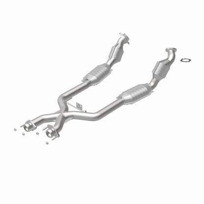 MagnaFlow Direct Fit Catalytic Converter 96-98 Ford Mustang 4.6L