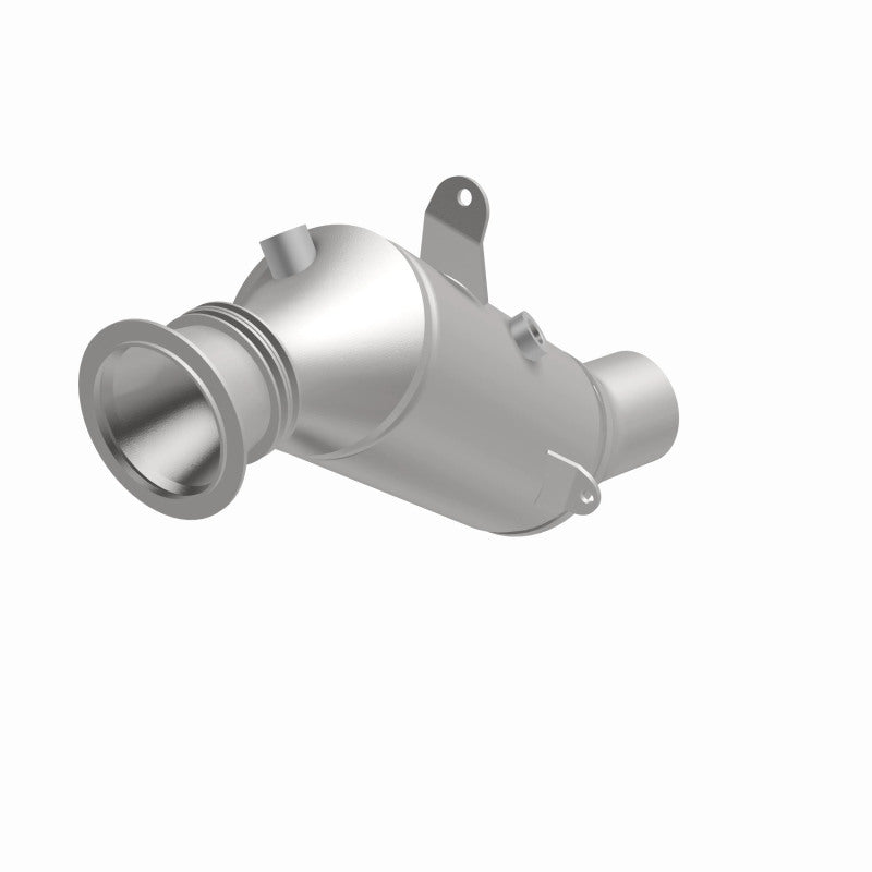 MagnaFlow Direct Fit Catalytic Converter 2015 BMW 640i/740i Underbody