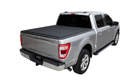 Access LOMAX 09-18 Ram 1500 / 19+ Ram Classic (w/o Rambox) 5ft 7in Trifold Bed Cover - Black Diamond