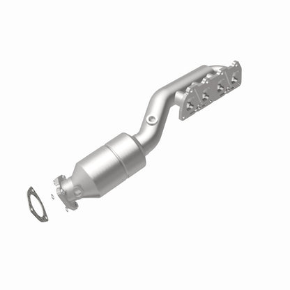 MagnaFlow Direct Fit Catalytic Converter 02-04 Volkswagen Passat 4.0L