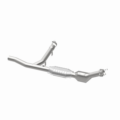 MagnaFlow Direct Fit Catalytic Converter 97-98 F150/F250 4.2L 2Wd Pa
