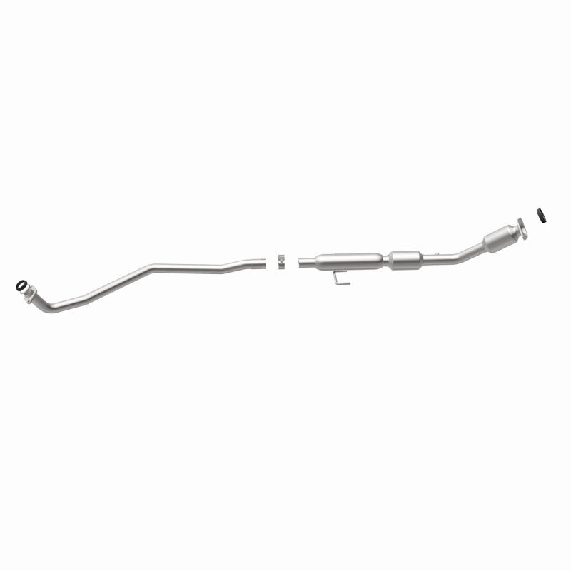 MagnaFlow Direct Fit Catalytic Converter 14-15 Toyota Corolla 1.8L