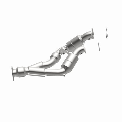 MagnaFlow Direct Fit Catalytic Converter 04-06 VW Touareg 3.2L
