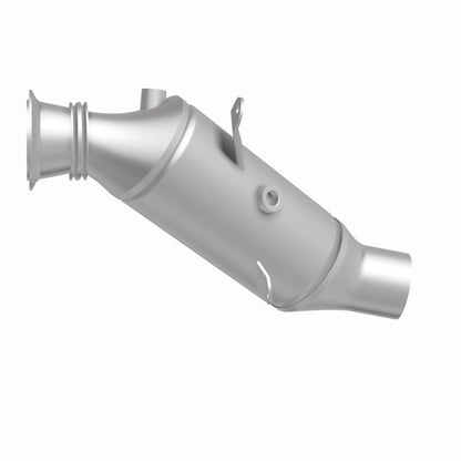 MagnaFlow Direct Fit Catalytic Converter 2015 BMW 640i/740i Underbody