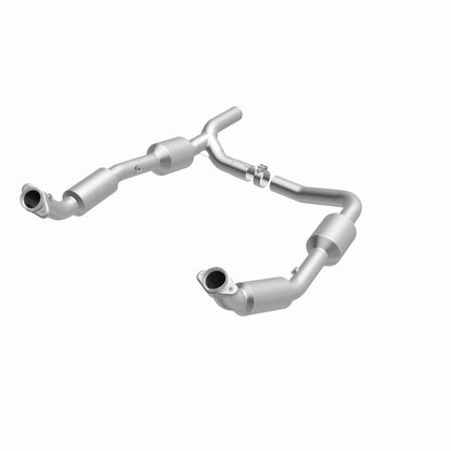 MagnaFlow Direct Fit Catalytic Converter OEM 07-08 Ford E-150