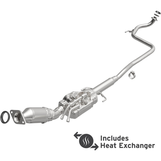 MagnaFlow Direct Fit Catalytic Converter 12-13 Toyota Prius C Base Underbody 1.5L