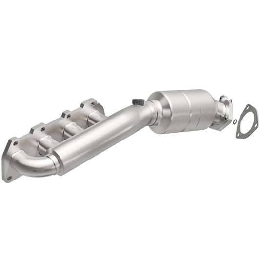 MagnaFlow Direct Fit Catalytic Converter 02-04 VW Passat 4.0L
