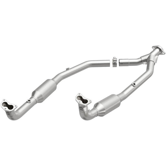 MagnaFlow Direct Fit Catalytic Converter OEM 2003 Land Rover Discovery Underbody