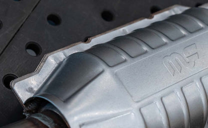 MagnaFlow Universal Catalytic Converter 2.00in Rear CA