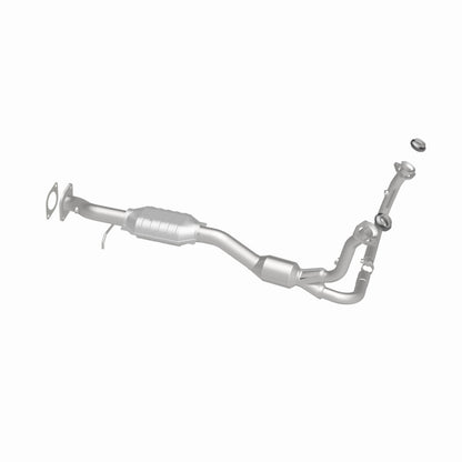 MagnaFlow Direct Fit Catalytic Converter 01-05 Chevy Blazer 4.3L 4WD