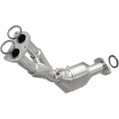 MagnaFlow Direct Fit Catalytic Converter 01-04 Tacoma 2.7L front 49S