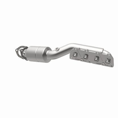 MagnaFlow Direct Fit Catalytic Converter 02-04 Volkswagen Passat 4.0L