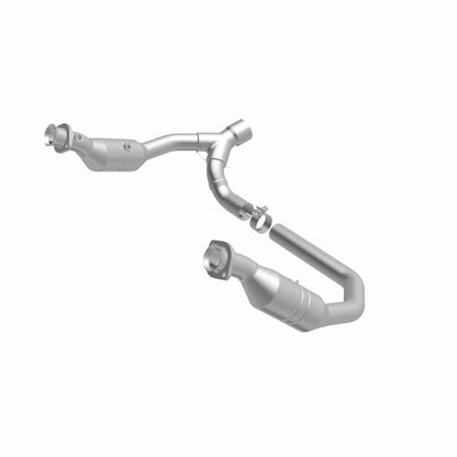 MagnaFlow Direct Fit Catalytic Converter 06-07 Ram 1500 4.7L Underbody