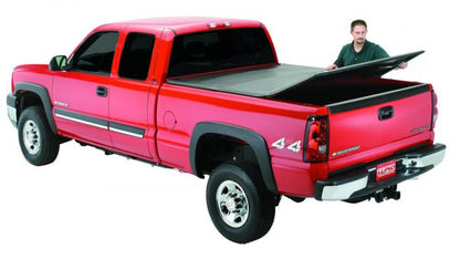 Lund 02-17 Dodge Ram 1500 (6.5ft. Bed Excl. Beds w/Rambox) Genesis Tri-Fold Tonneau Cover - Black