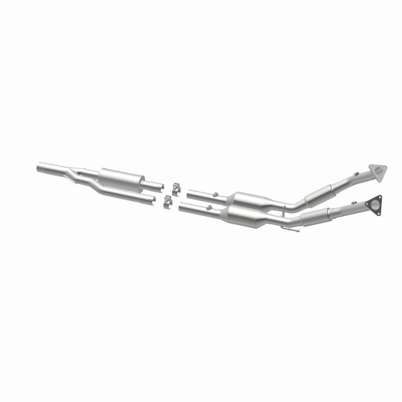 MagnaFlow Direct Fit Catalytic Converter 06- Audi A3 Quattro 3.2L