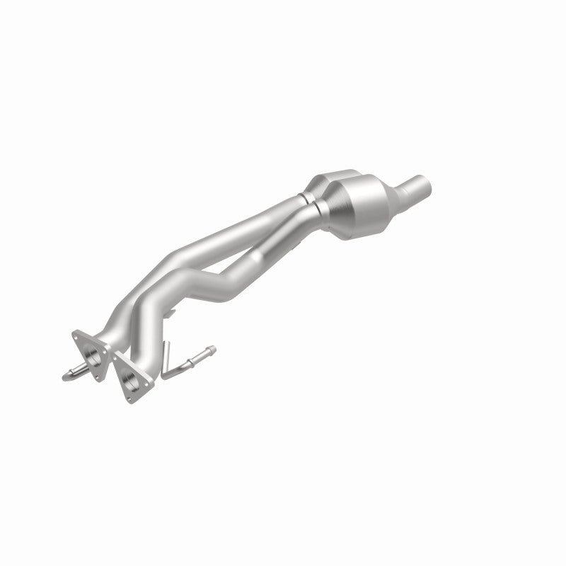MagnaFlow Direct Fit Catalytic Converter 07-09 Audi Q7 3.6L Manifold
