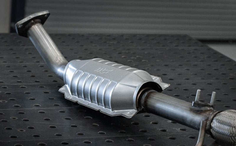 MagnaFlow Direct Fit Catalytic Converter 09-11 Ford Escape 3.0L