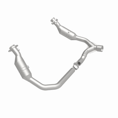 MagnaFlow Direct Fit Catalytic Converter 06-07 Ram 1500 4.7L Underbody