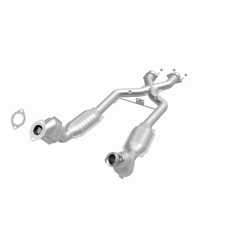 MagnaFlow Direct Fit Catalytic Converter 96-98 Ford Mustang 4.6L