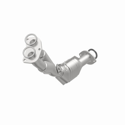 MagnaFlow Direct Fit Catalytic Converter 01-04 Tacoma 2.7L front 49S