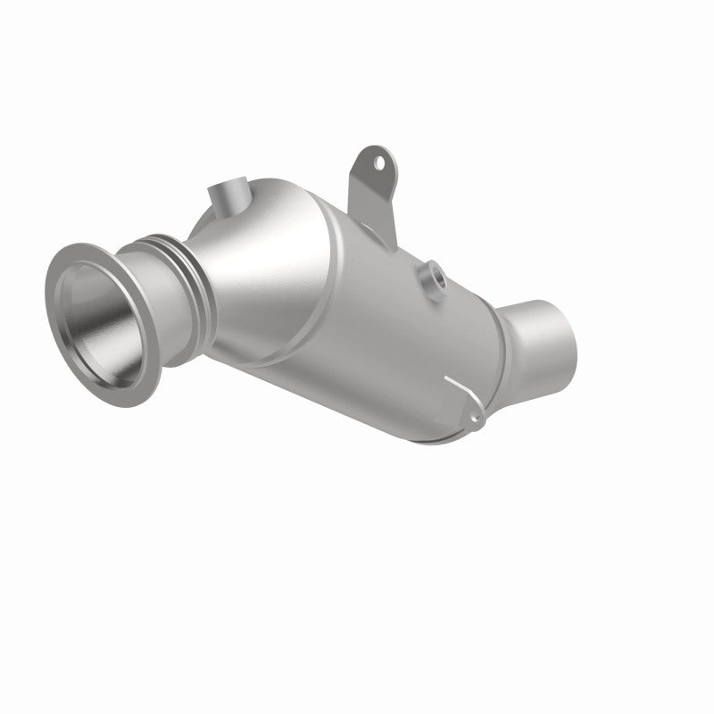 MagnaFlow Direct Fit Catalytic Converter 2015 BMW 640i/740i Underbody