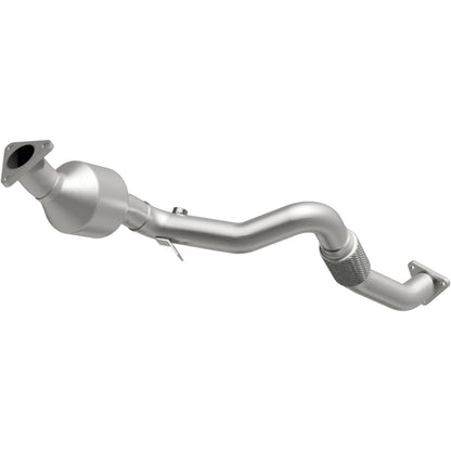 MagnaFlow Direct Fit Catalytic Converter 07 VW Touareg 3.6L Front close