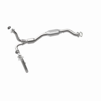 MagnaFlow Direct Fit Catalytic Converter 01-05 Chevy Blazer 4.3L 4WD
