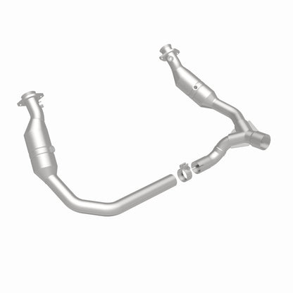 MagnaFlow Direct Fit Catalytic Converter 06-07 Ram 1500 4.7L Underbody