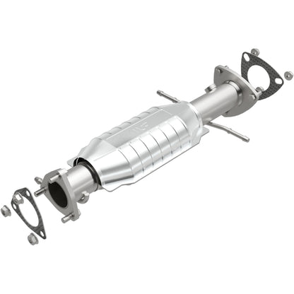 MagnaFlow Direct Fit Catalytic Converter 96-99 S10/Sanoma 4WD 4.3L