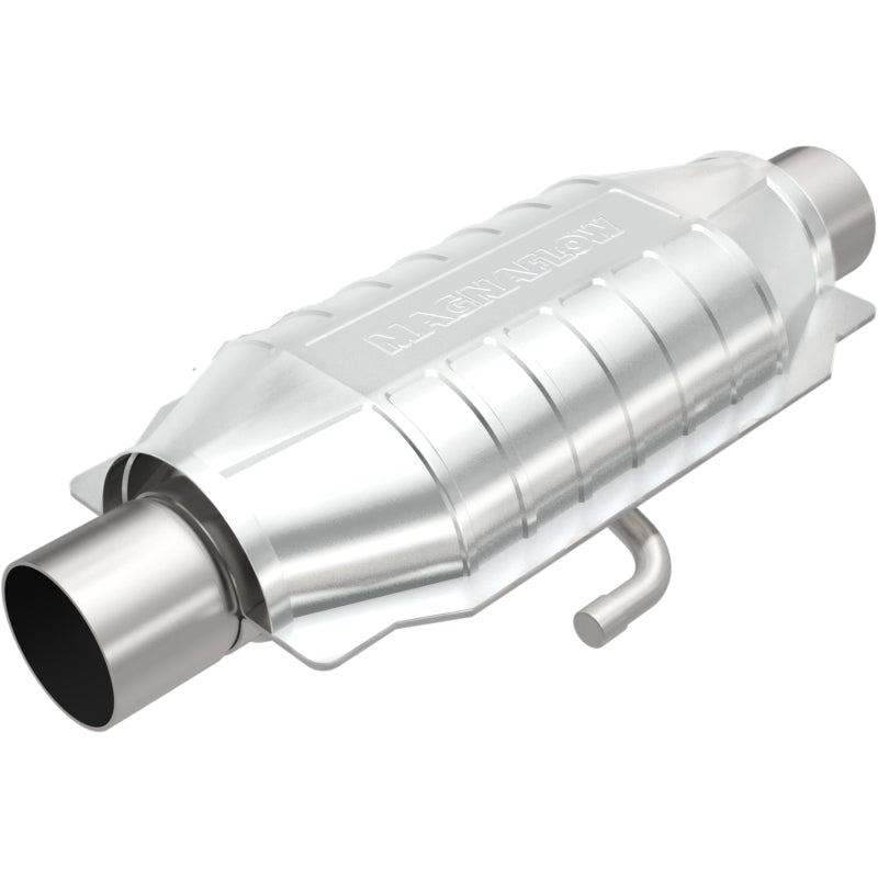 MagnaFlow Universal Catalytic Converter 2.25in Inlet/Outlet Center/Center Oval Rear (California)