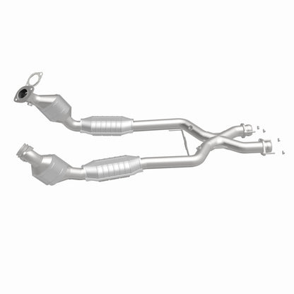 MagnaFlow Direct Fit Catalytic Converter 96-98 Ford Mustang 4.6L