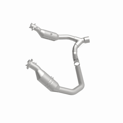 MagnaFlow Direct Fit Catalytic Converter 06-07 Ram 1500 4.7L Underbody